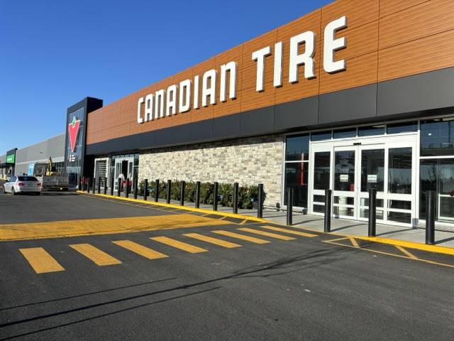 Canadian Tire Kirkland — réalisation commerciale Maçontech