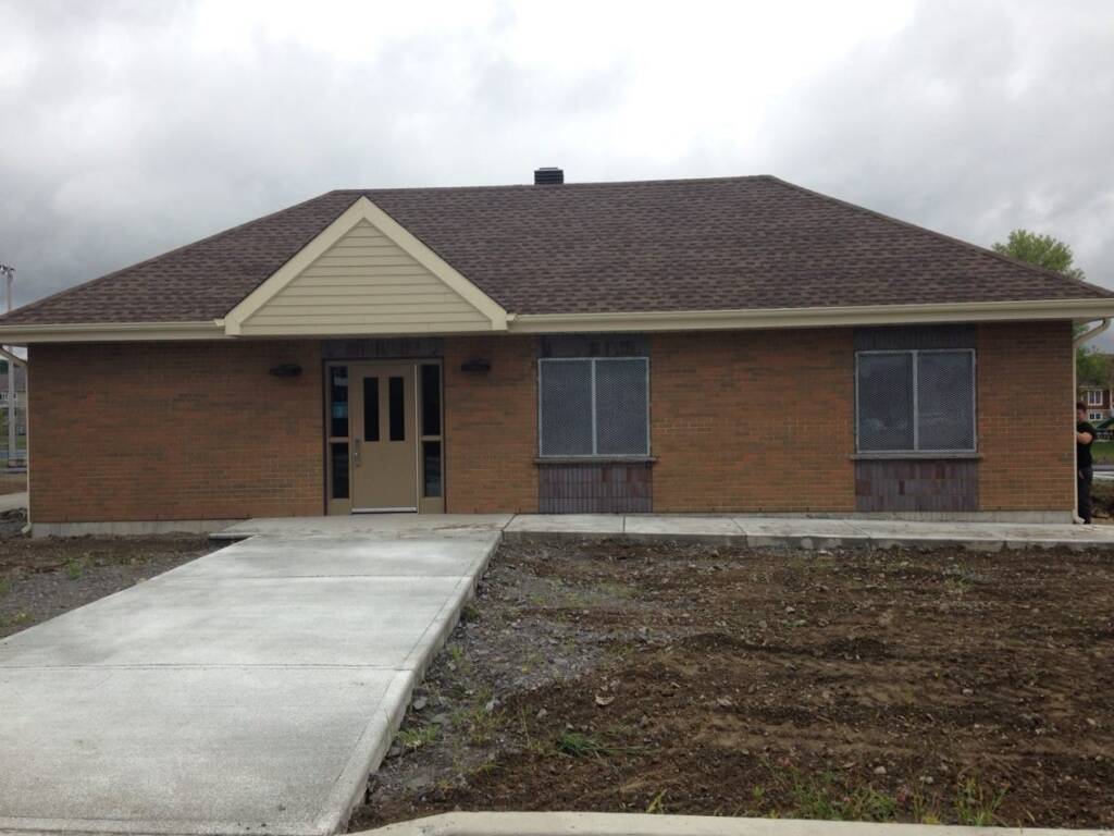 Chalet de parc Sainte-Scholastique, pose de brique — réalisation institutionnelle Maçontech